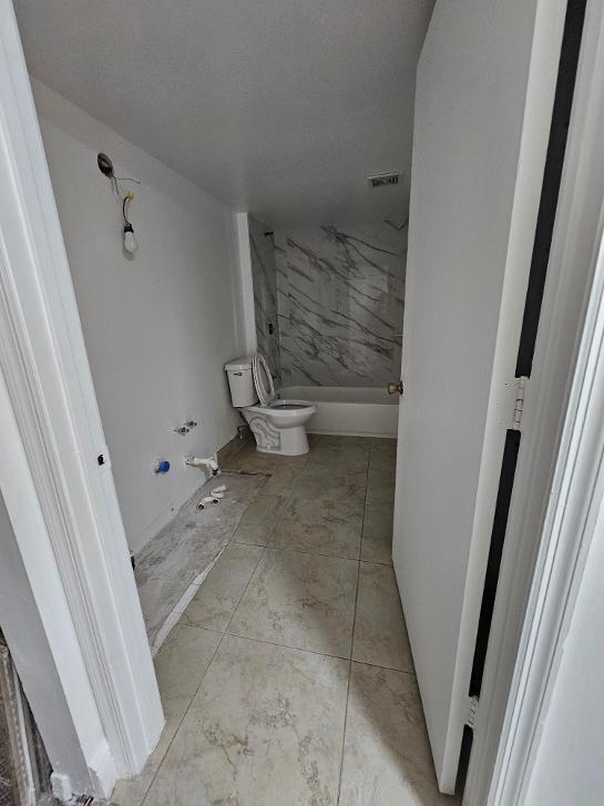 460 South Park Road, Unit 6207 Hollywood, FL 33021 - Photo 8 of 13 Bath Room1