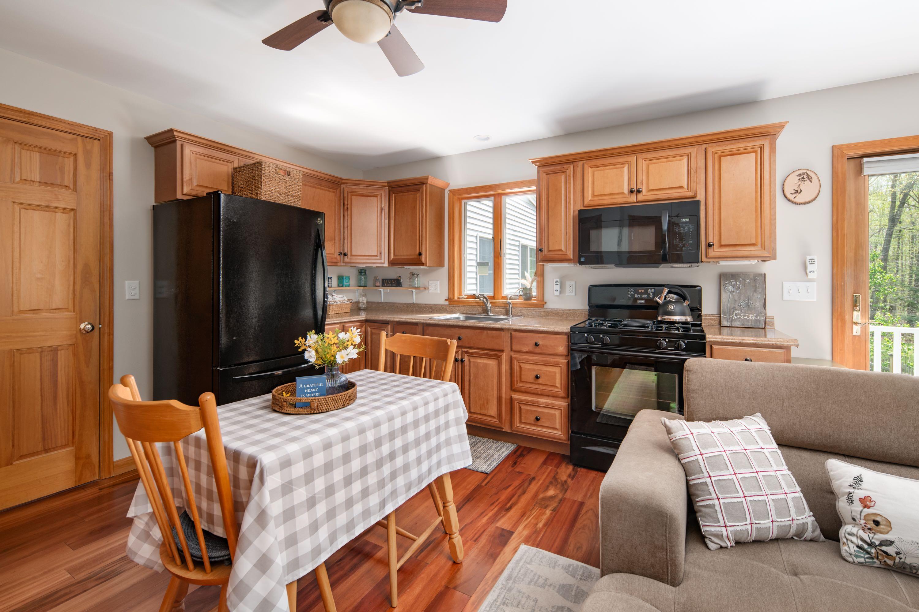 19 Hemlock Ridge Lane York, ME 03909 - Photo 19 of 44 In-Law Suite