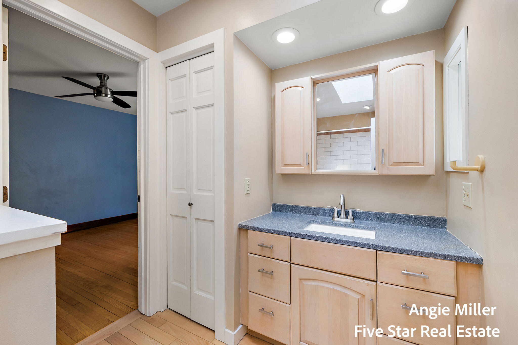 211 Williams Street Spring Lake, MI 49456 - Photo 41 of 67 main master bath