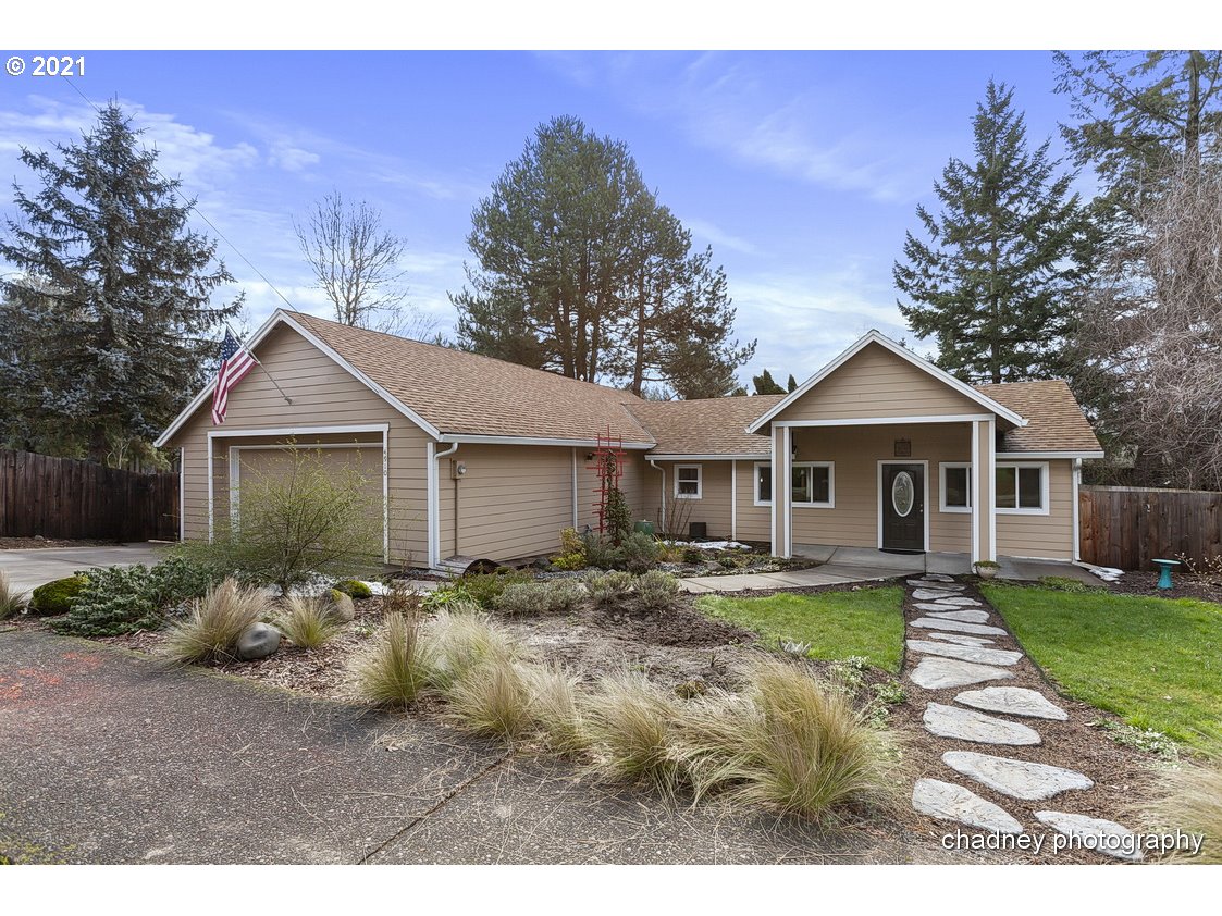 4910 Southeast Chase Road Gresham, OR 97080 - Photo 1 of 32 Gallery Image 1
