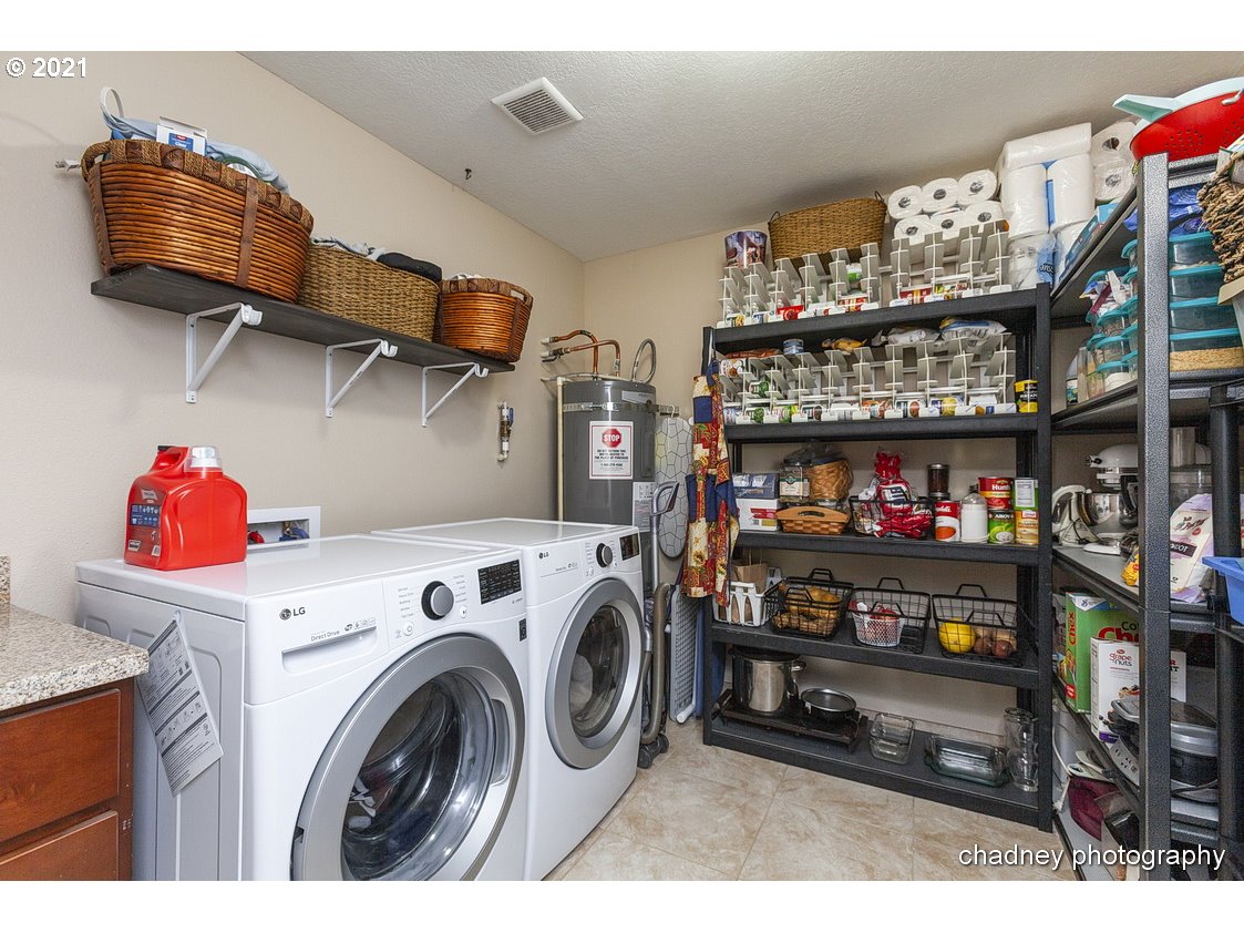 4910 Southeast Chase Road Gresham, OR 97080 - Photo 11 of 32 Gallery Image 11