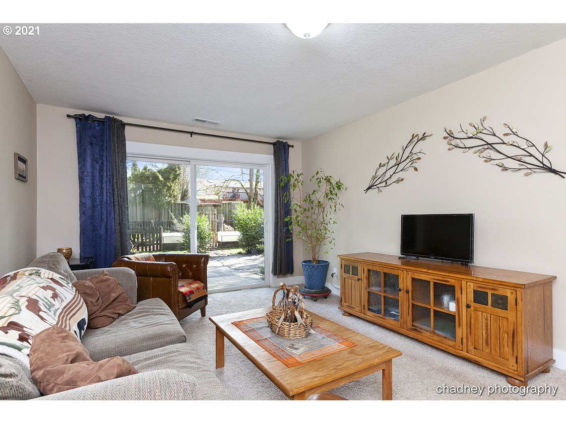 4910 Southeast Chase Road Gresham, OR 97080 - Photo 12 of 32 Gallery Image 12
