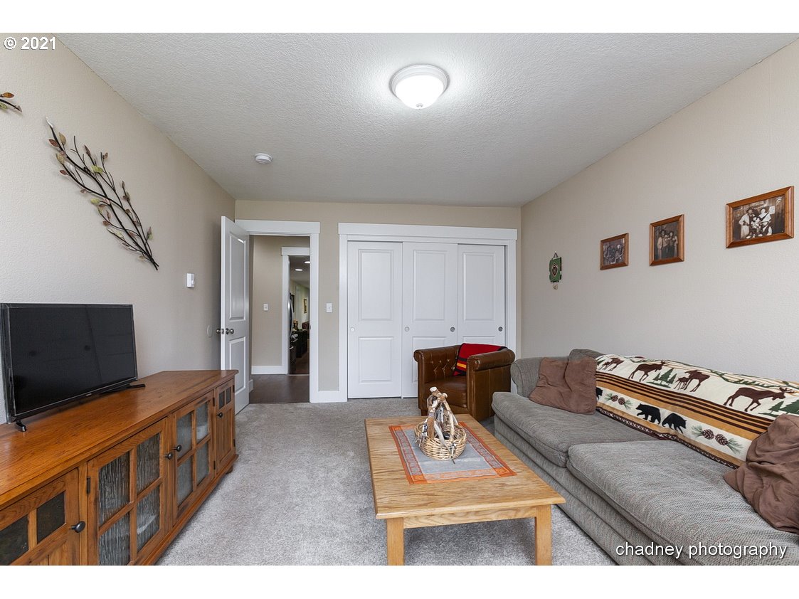 4910 Southeast Chase Road Gresham, OR 97080 - Photo 14 of 32 Gallery Image 14