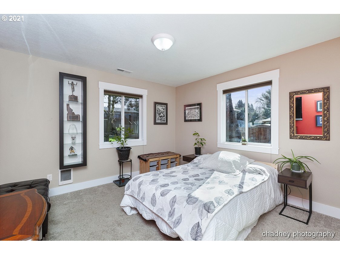 4910 Southeast Chase Road Gresham, OR 97080 - Photo 15 of 32 Gallery Image 15