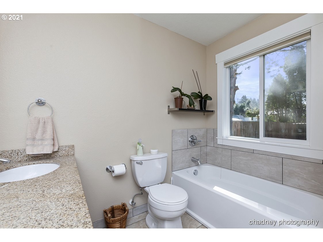 4910 Southeast Chase Road Gresham, OR 97080 - Photo 18 of 32 Gallery Image 18