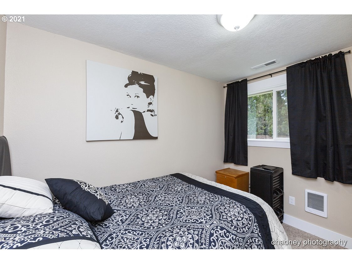 4910 Southeast Chase Road Gresham, OR 97080 - Photo 21 of 32 Gallery Image 21