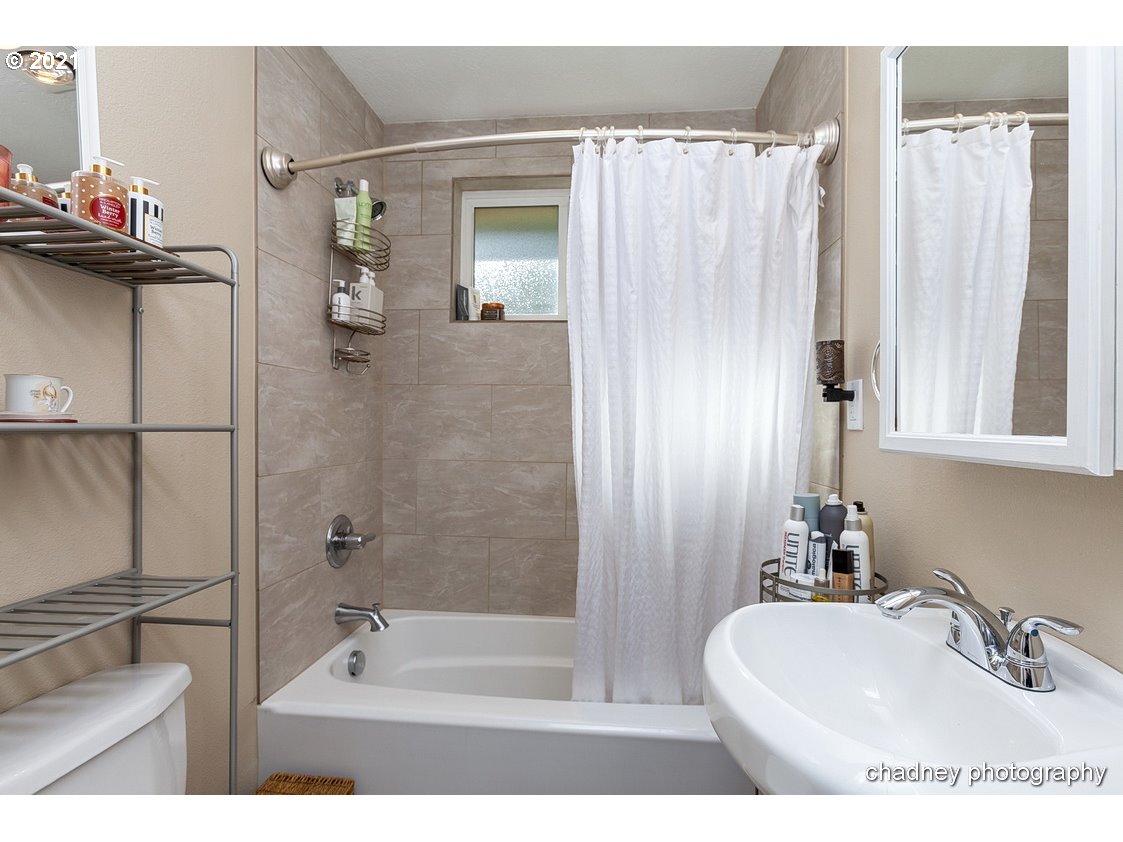 4910 Southeast Chase Road Gresham, OR 97080 - Photo 22 of 32 Gallery Image 22