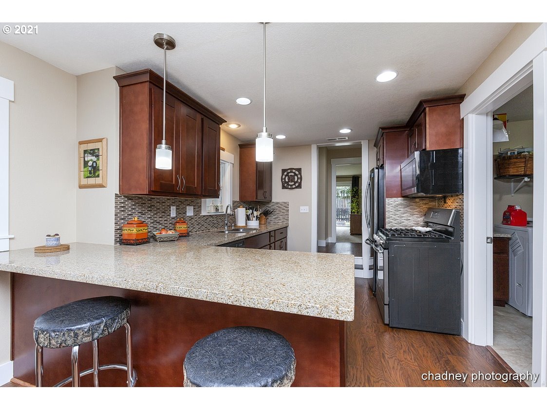 4910 Southeast Chase Road Gresham, OR 97080 - Photo 7 of 32 Gallery Image 7