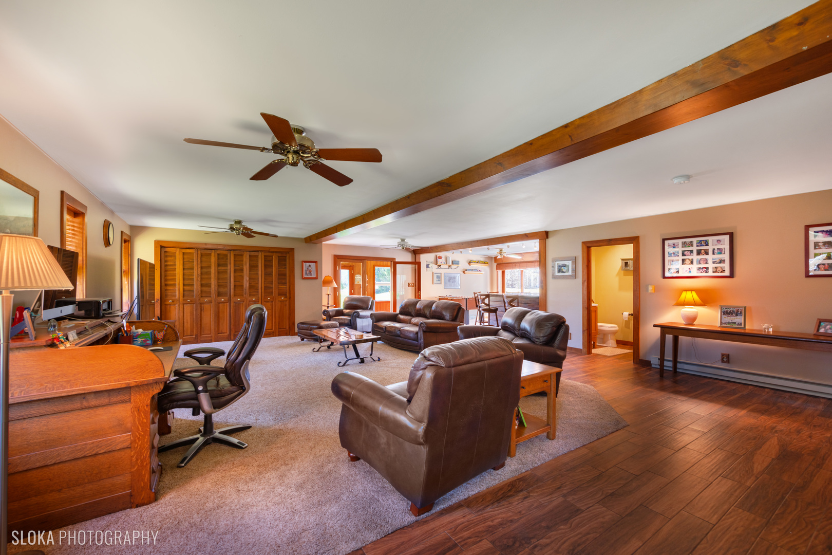 2401 West Wright Road Prairie Grove, IL 60012 - Photo 19 of 60 a living room with furniture