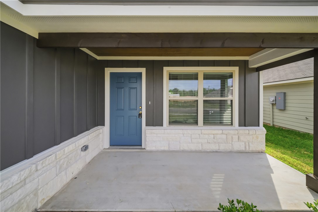 1220 High Street Navasota, TX 77868 - Photo 3 of 27 a view of entrance door of the house