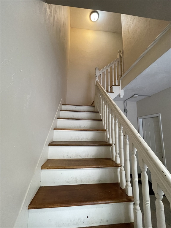 50 Whipple Street, Unit 2 Worcester, MA 01607 - Photo 3 of 35