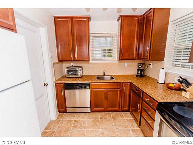 6214 Club Road Henrico, VA 23228 - Photo 3 of 24 Kitchen - RENOVATED w/ new floors, cabinets, count