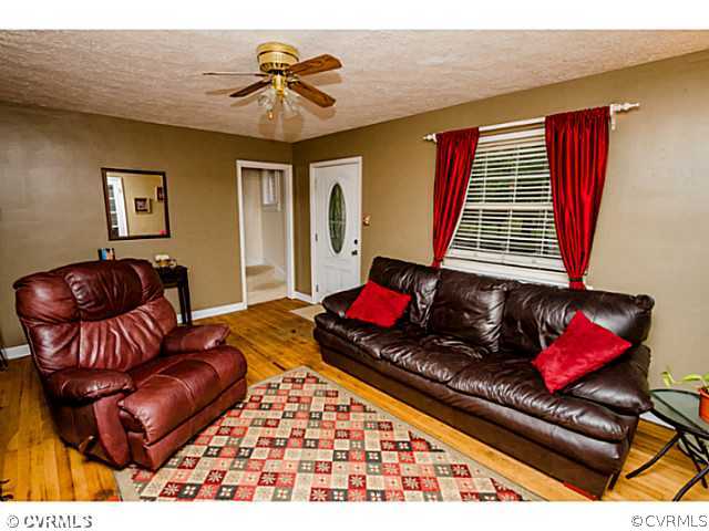 6214 Club Road Henrico, VA 23228 - Photo 7 of 24 Den/Family/Great Room - 17x12, hardwood floors, br