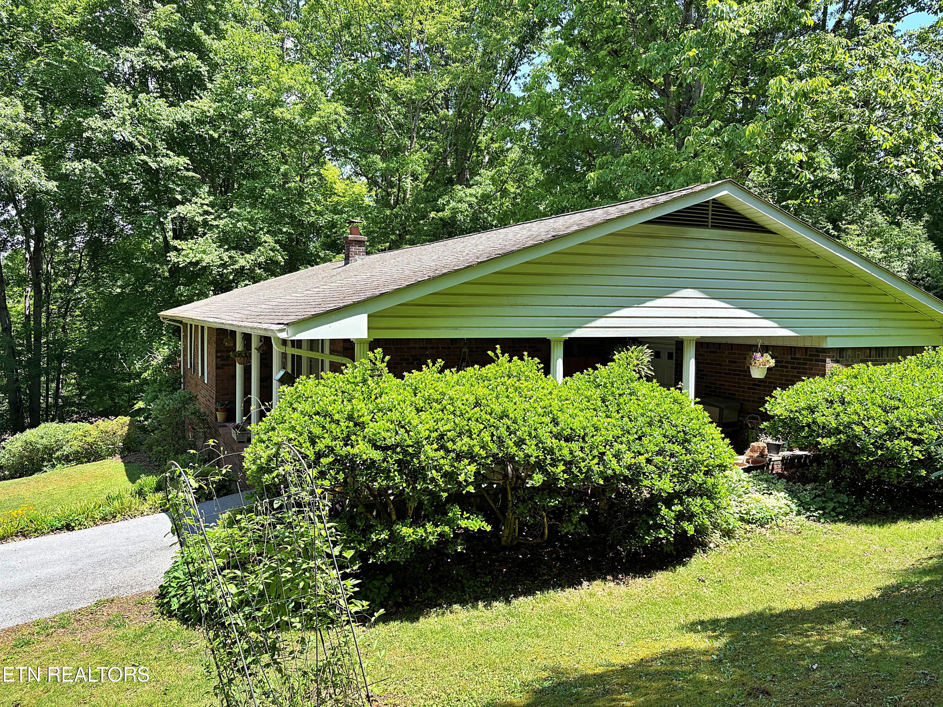 129 Jefferson Street Harrogate, TN 37752 - Photo 16 of 51 IMG_3406