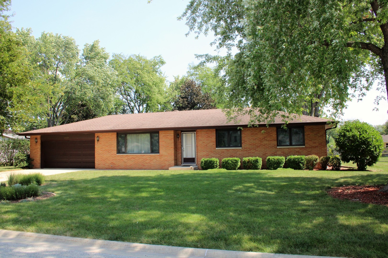 23815 Hickory Lane Minooka, IL 60447 - Photo 1 of 30 a front view of house with yard and green space