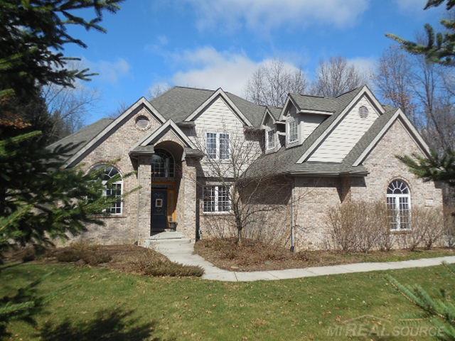 371 Hunters Ridge Ortonville, MI 48462 - Photo 1 of 53