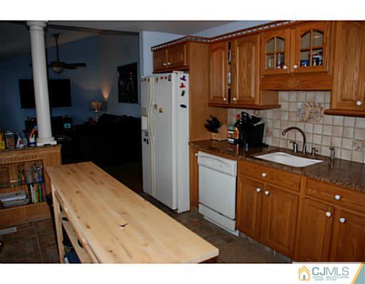 35 Tunison Road New Brunswick, NJ 08901 - Photo 5 of 23 Gallery Image 5