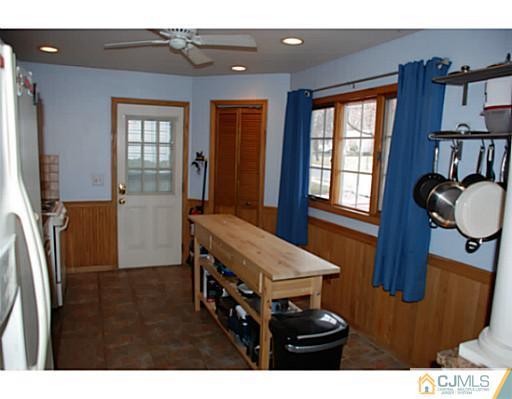 35 Tunison Road New Brunswick, NJ 08901 - Photo 7 of 23 Gallery Image 7