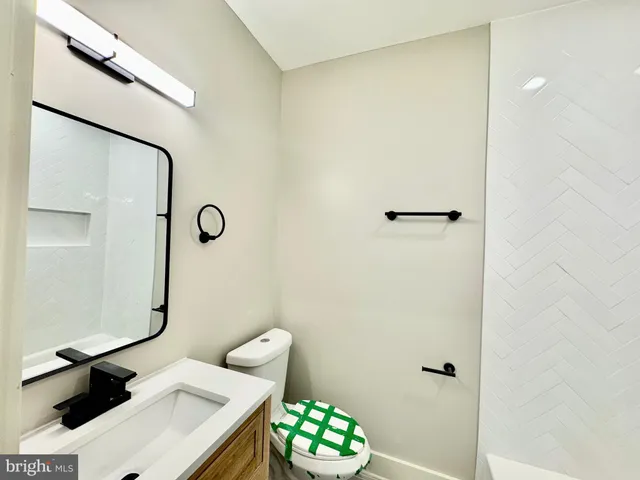 $4,499 | 1802 11th Street Northwest, Washington, DC 20001