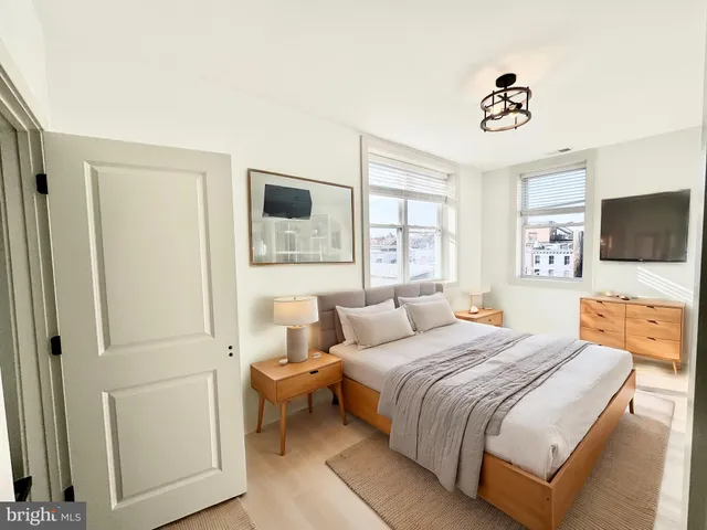 $4,499 | 1802 11th Street Northwest, Washington, DC 20001