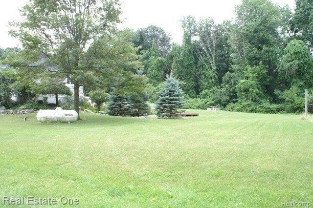 1955 White Lake Road Highland, MI 48356 - Photo 24 of 25 YARD,GARDEN,CHICKEN COOP