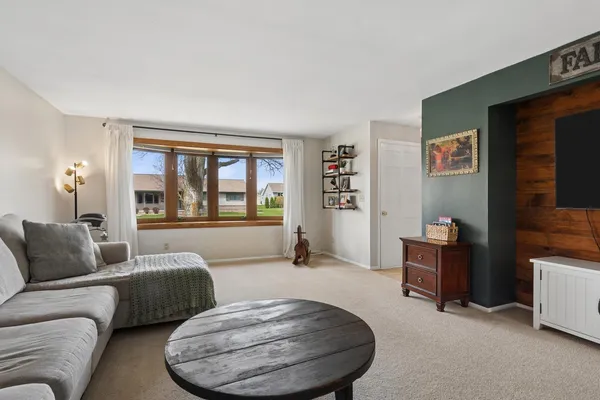 $249,900 | 445 La Vesta Court, Brillion, WI 54110