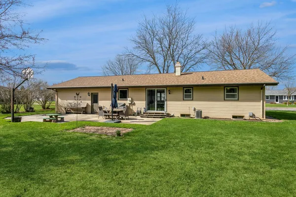 $249,900 | 445 La Vesta Court, Brillion, WI 54110