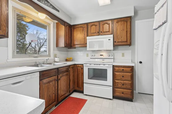 $249,900 | 445 La Vesta Court, Brillion, WI 54110