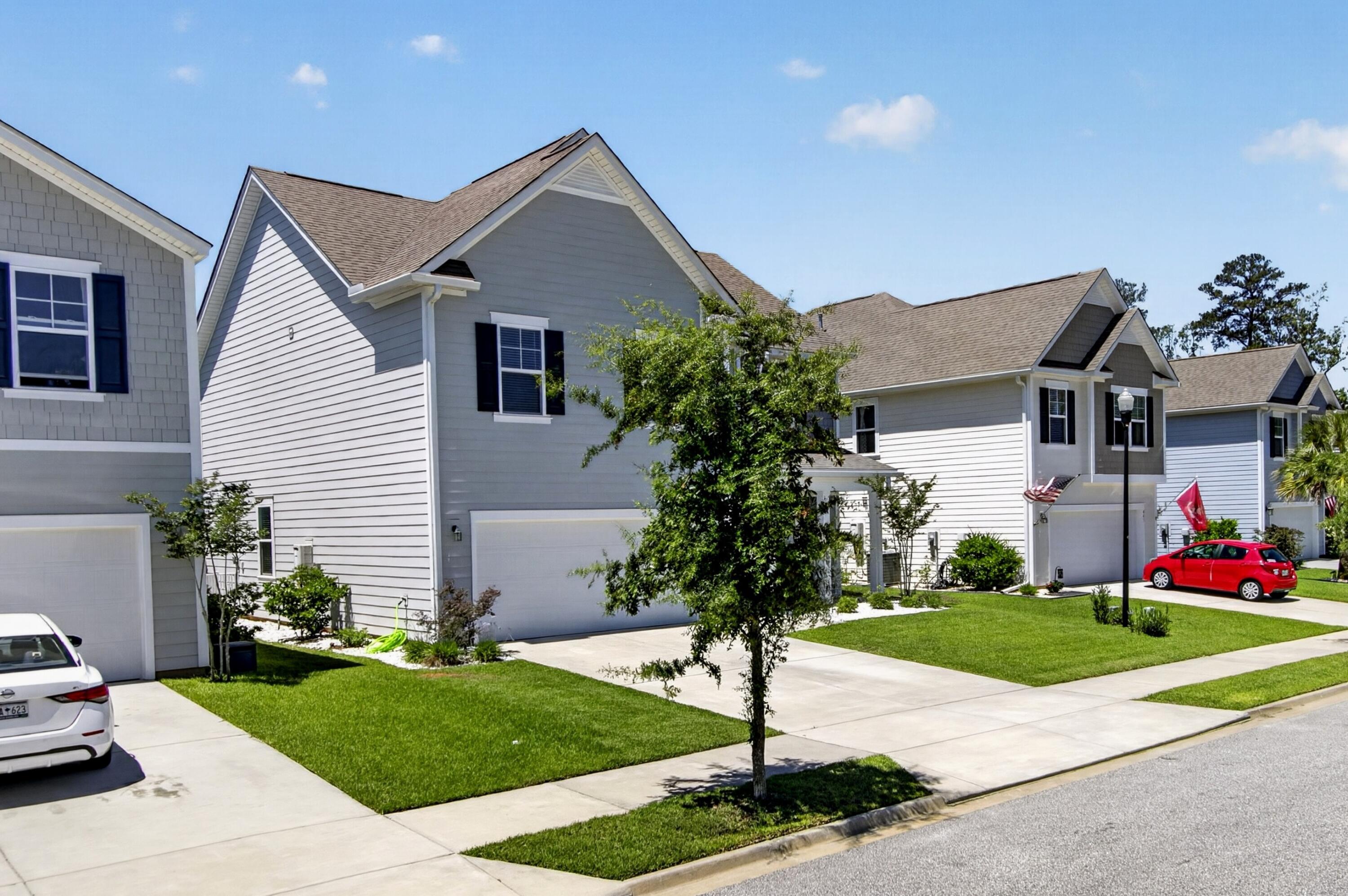 437 Ribbon Road Summerville, SC 29483 - Photo 2 of 41