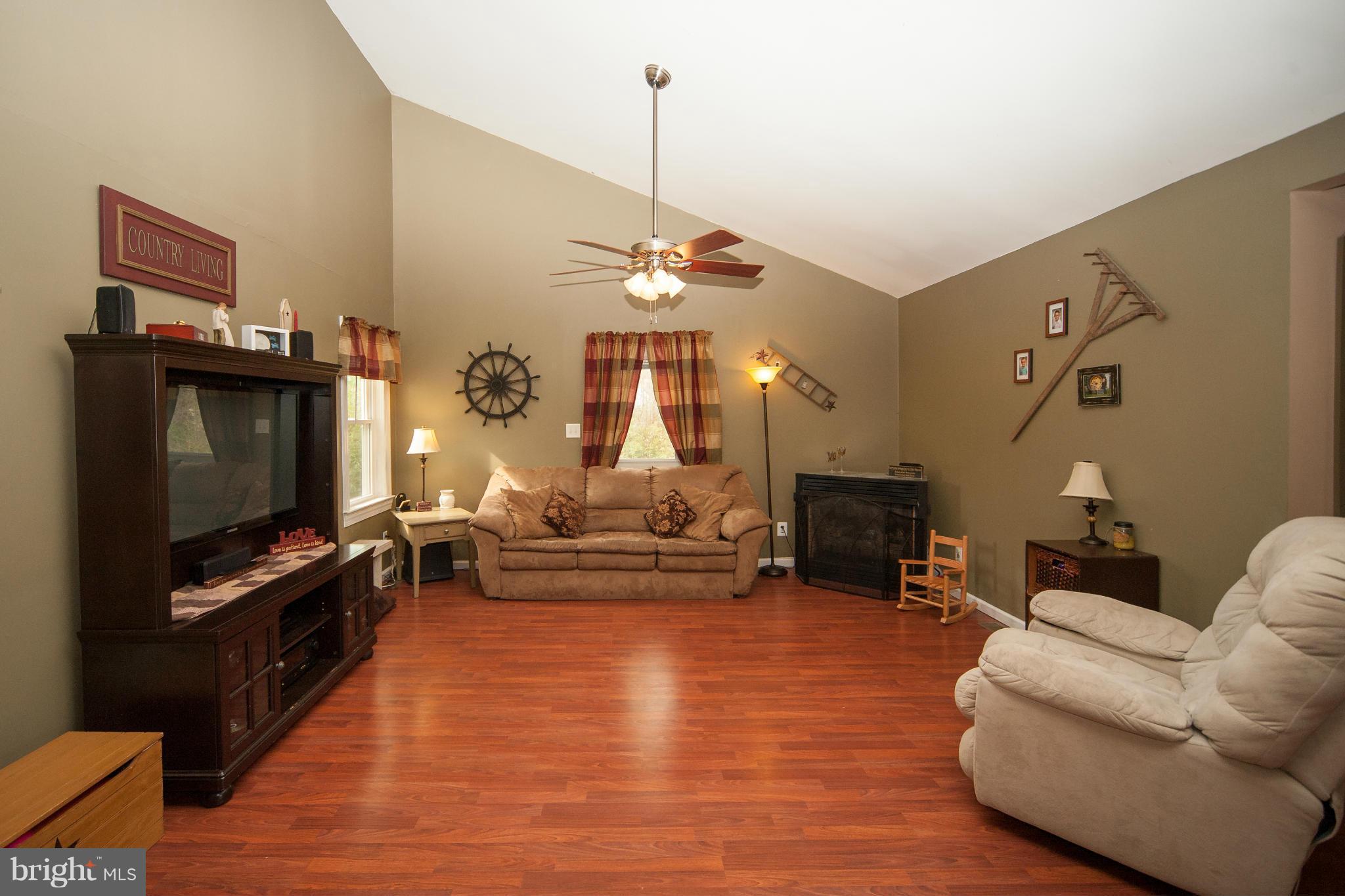 12279 Elk Run Road Midland, VA 22728 - Photo 6 of 21 Family Room