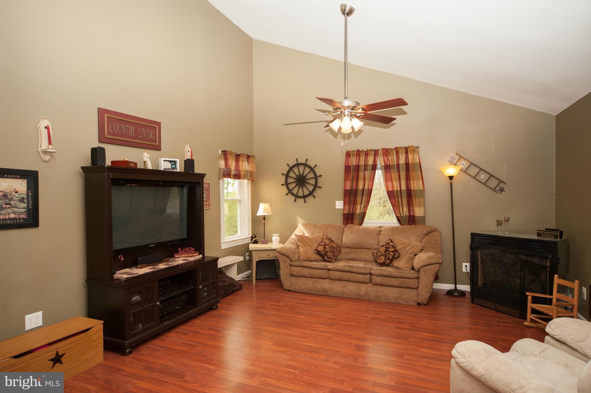 12279 Elk Run Road Midland, VA 22728 - Photo 7 of 21 Family Room