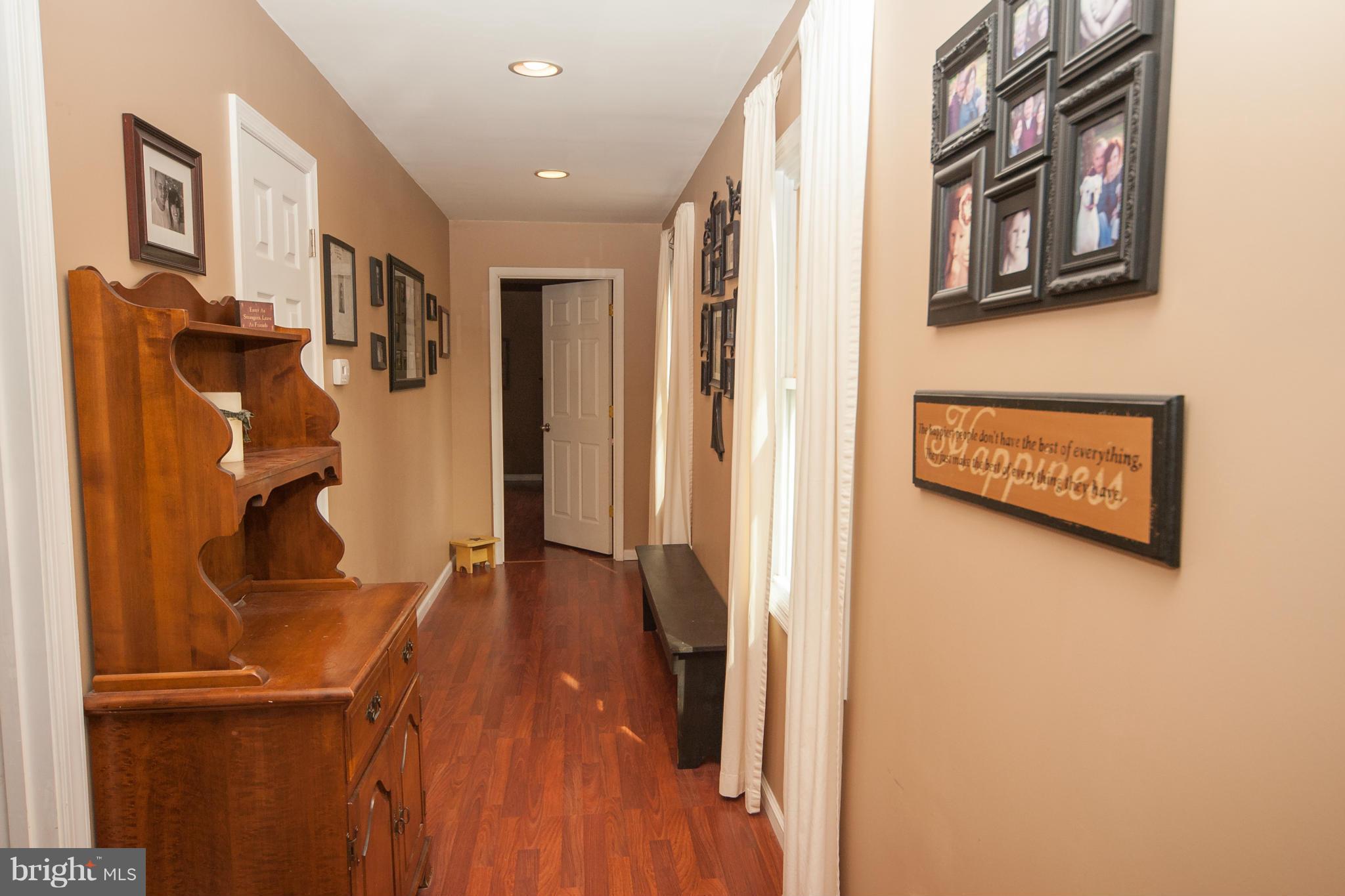 12279 Elk Run Road Midland, VA 22728 - Photo 8 of 21 Interior (General)