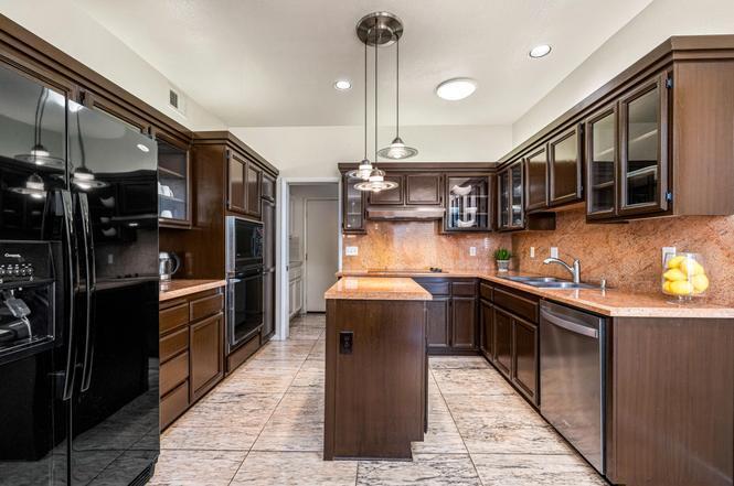 142 Lakeshore Drive Rancho Mirage, CA 92270 - Photo 13 of 37 genMid.219078776_17_1