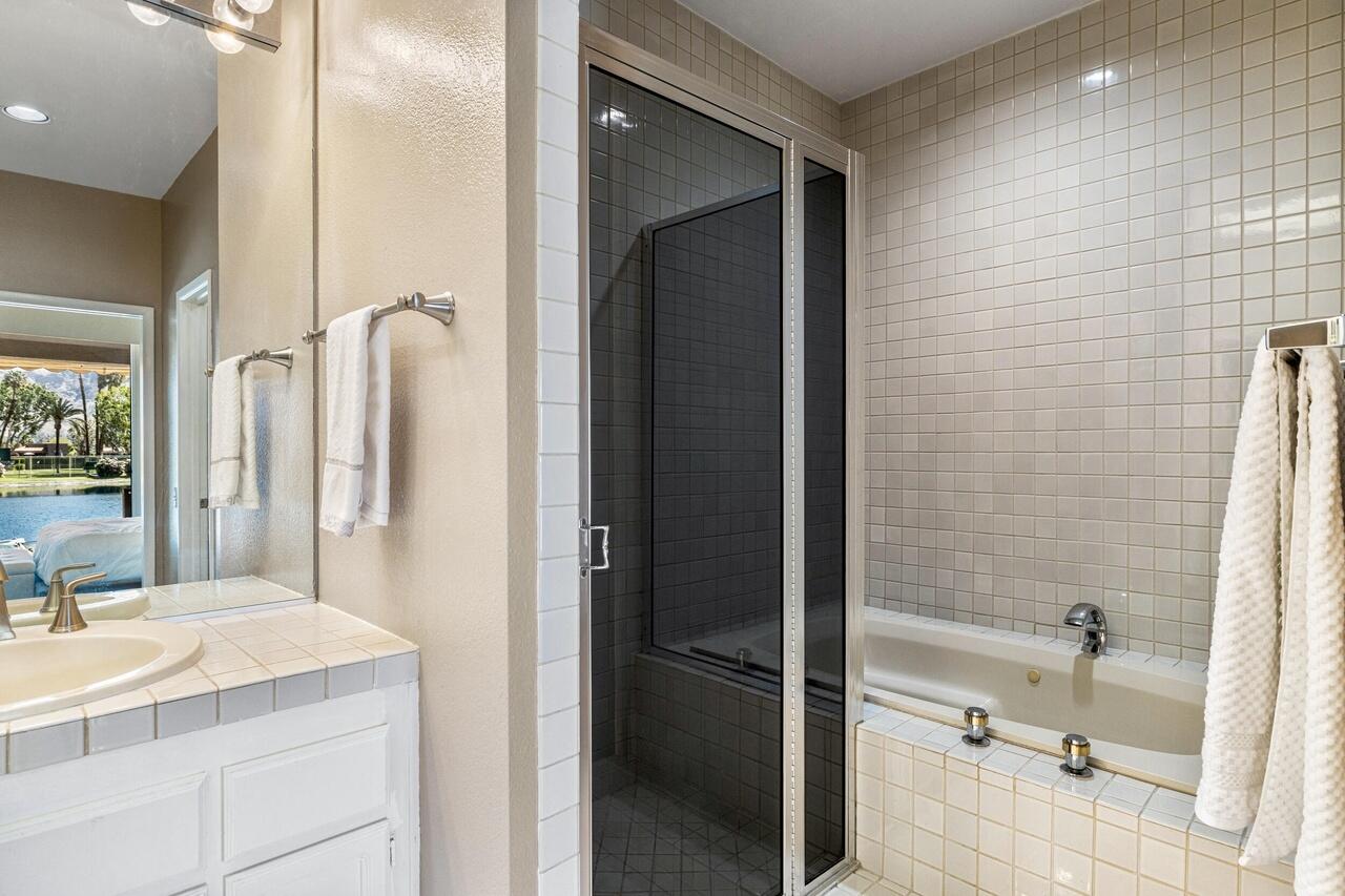 142 Lakeshore Drive Rancho Mirage, CA 92270 - Photo 26 of 37 219078776_27_1