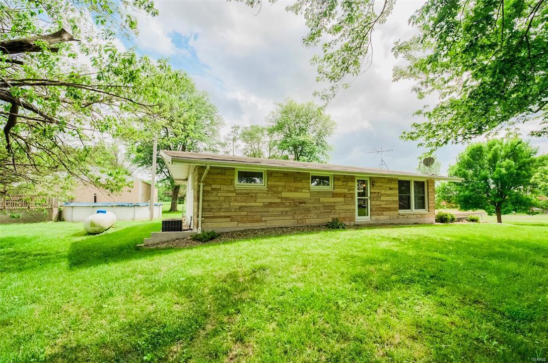 34699 Gotter Road Brighton, IL 62012 - Photo 3 of 25