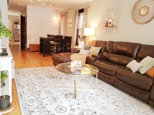 $3,200 | 1530 West Diversey Parkway, Unit 1, Chicago, IL 60614