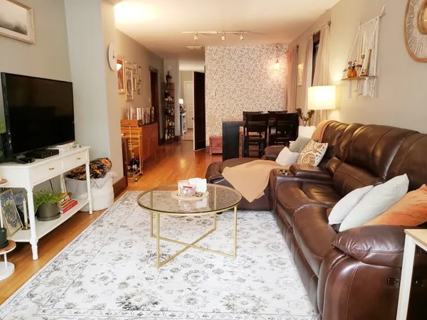 $3,200 | 1530 West Diversey Parkway, Unit 1, Chicago, IL 60614
