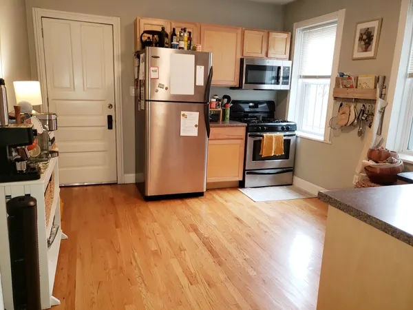 $3,200 | 1530 West Diversey Parkway, Unit 1, Chicago, IL 60614