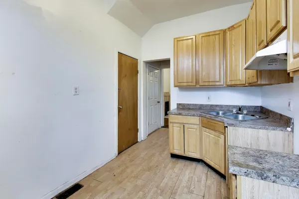 $299,900 | 4505 South Indiana Avenue, Chicago, IL 60653