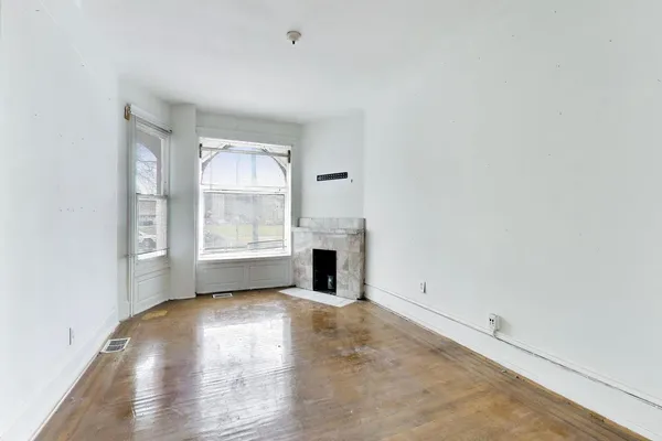 $299,900 | 4505 South Indiana Avenue, Chicago, IL 60653
