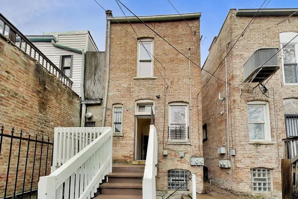 $299,900 | 4505 South Indiana Avenue, Chicago, IL 60653