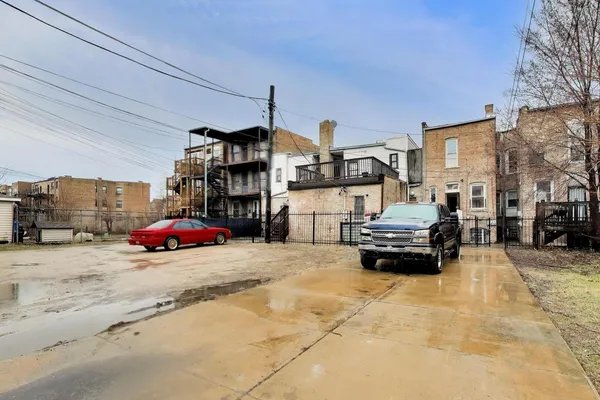 $299,900 | 4505 South Indiana Avenue, Chicago, IL 60653