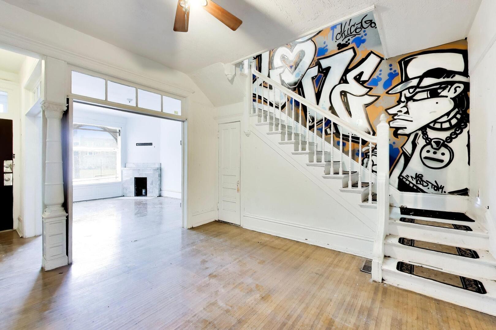 4505 South Indiana Avenue Chicago, IL 60653 - Photo 4 of 31