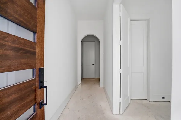 $1,099,990 | 611 East 25th Street, Houston, TX 77008