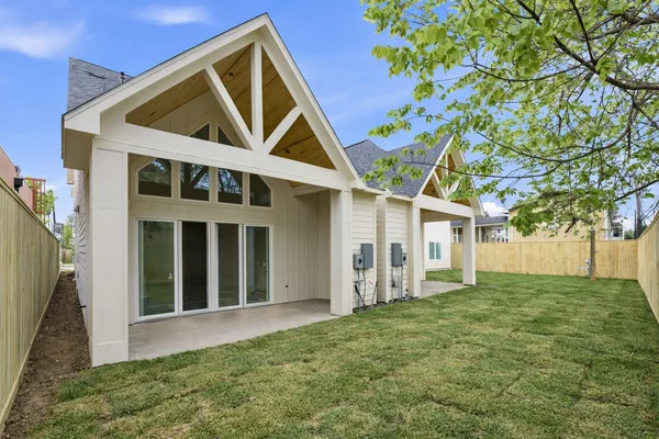 $1,099,990 | 611 East 25th Street, Houston, TX 77008