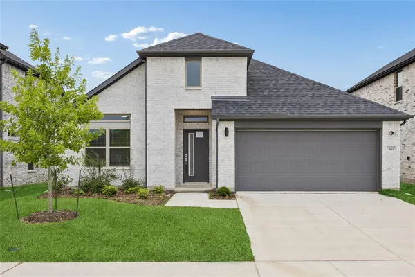 $394,900 | 361 Silver Springs Lane, Lavon, TX 75166