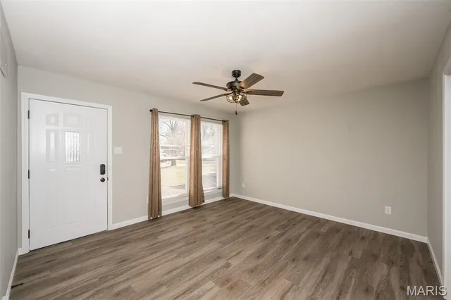 $229,900 | 1304 Kew Gardens Drive, Florissant, MO 63031