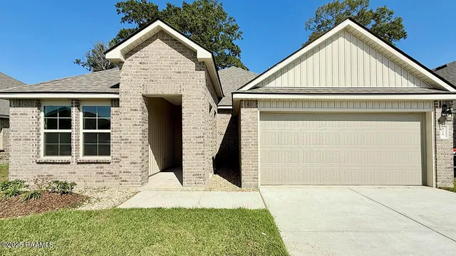 $239,500 | 319 White Pine Drive, Lafayette, LA 70501