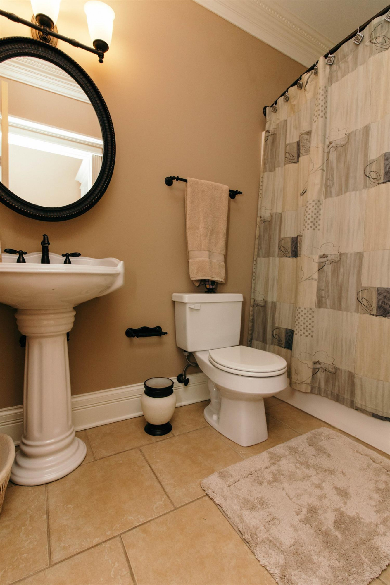 1727 McCowans Ferry Road Versailles, KY 40383 - Photo 29 of 57 Full bathroom two.