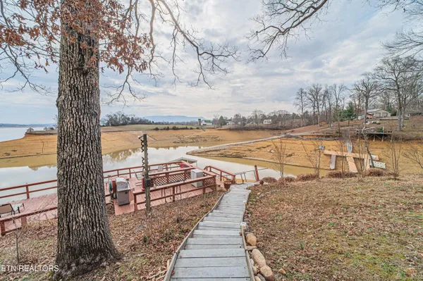 $900,000 | 1449 Bucks Point Way, Dandridge, TN 37725